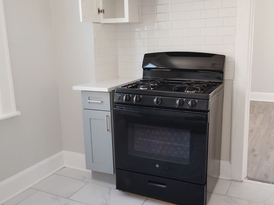 1st image of 14 Rosa Parks Blvd #3