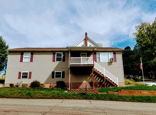 703 Center St, Jim Thorpe, PA 18229