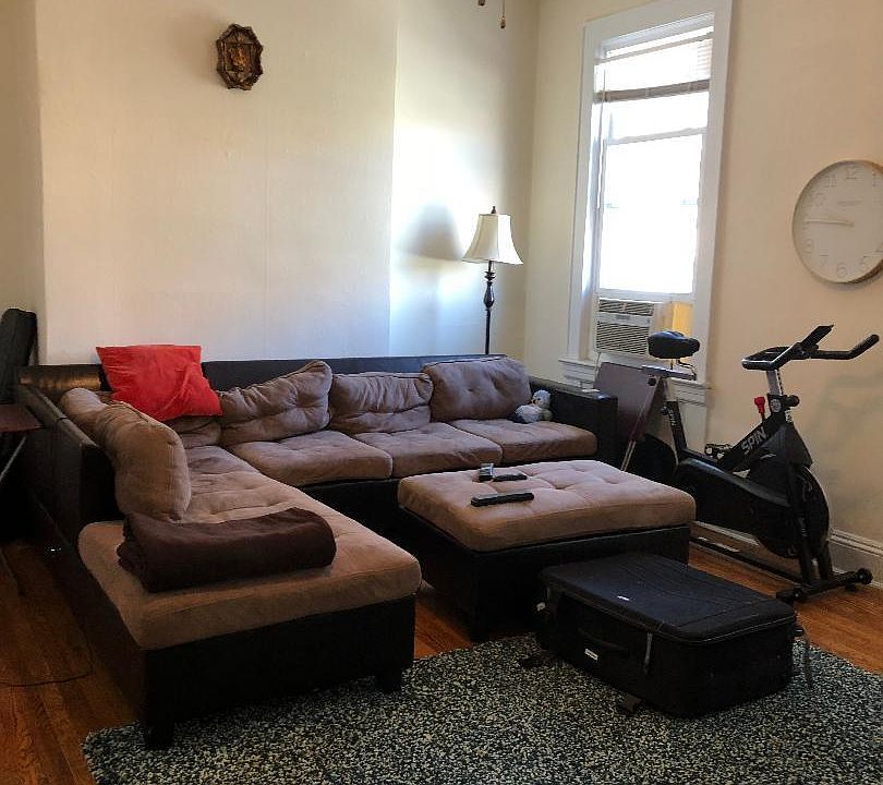 2nd image of 461 Pavonia Ave