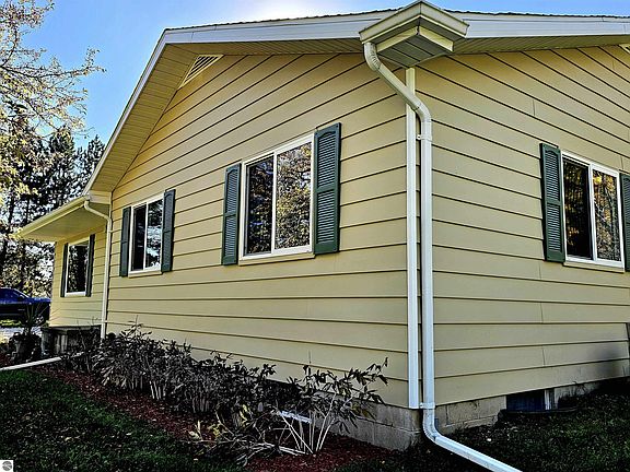 5th image of 8181 N Pitt Rd