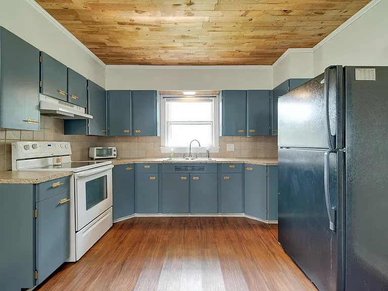 216 E Milton Ave — Photo 7