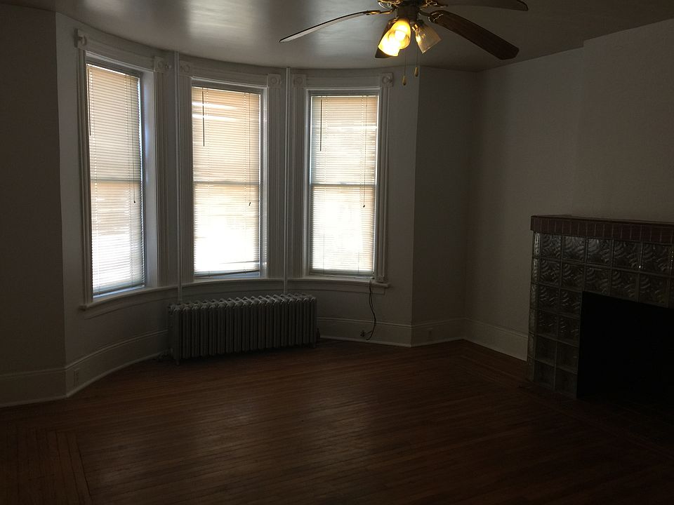 1st image of 101 Renwick St #1