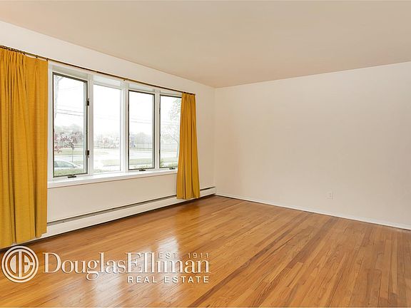 2nd image of 83 Deauville Blvd