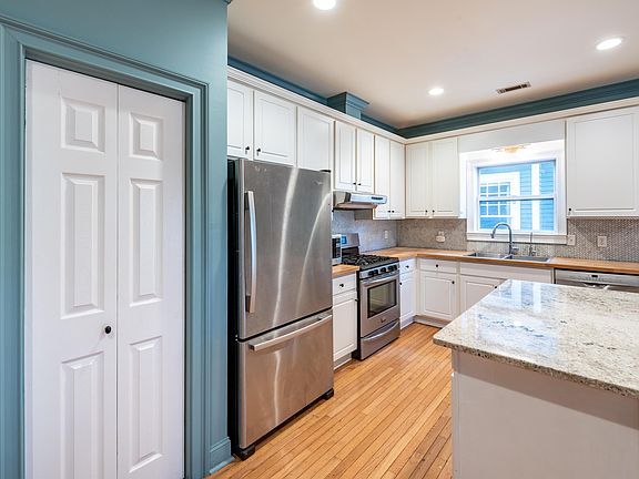4th image of 120 Estoria St SE