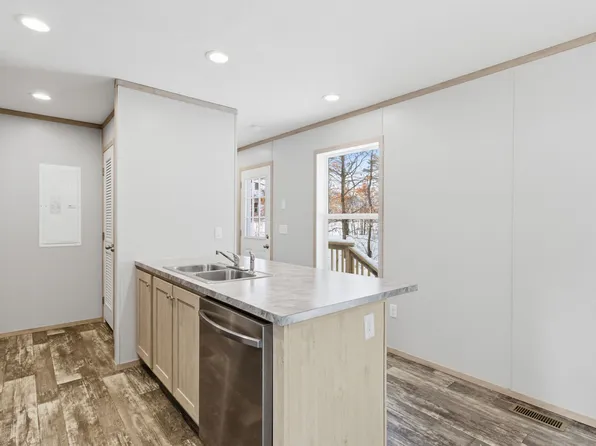 64 O'Keefe Circle, Conway, NH 03860