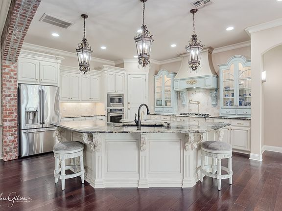 2nd image of 302 Bevly Lake Dr