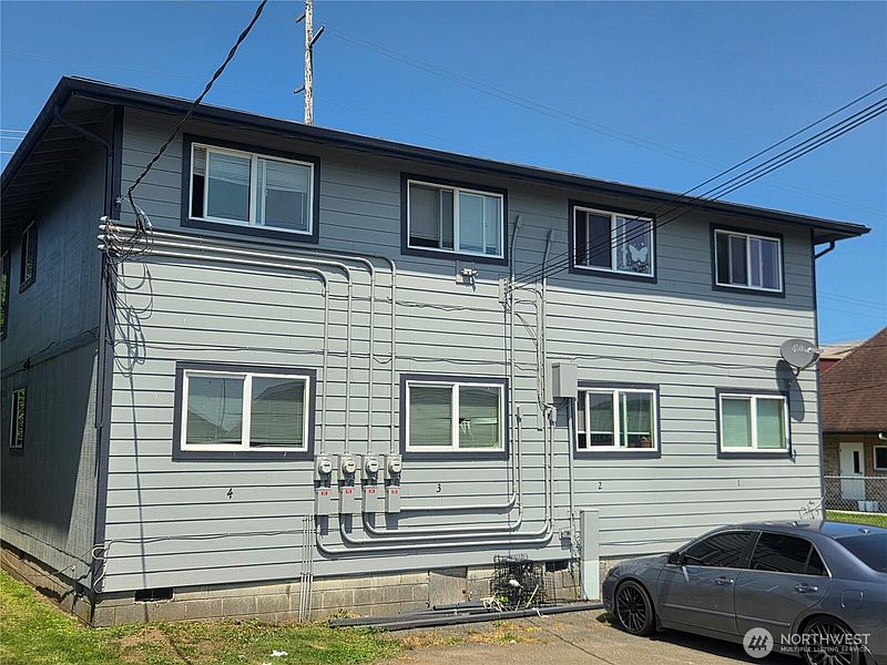 3rd image of 309 E 2nd