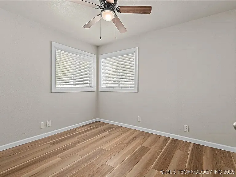 318 SE Avondale Ave — Photo 12