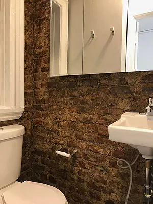 Rented by Veracity NYC LLC | media 36