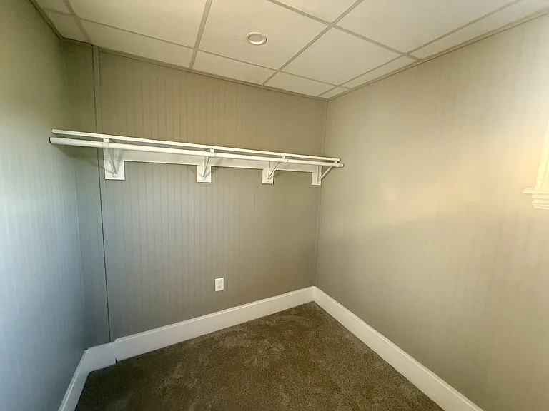 189 E Central St — Photo 4