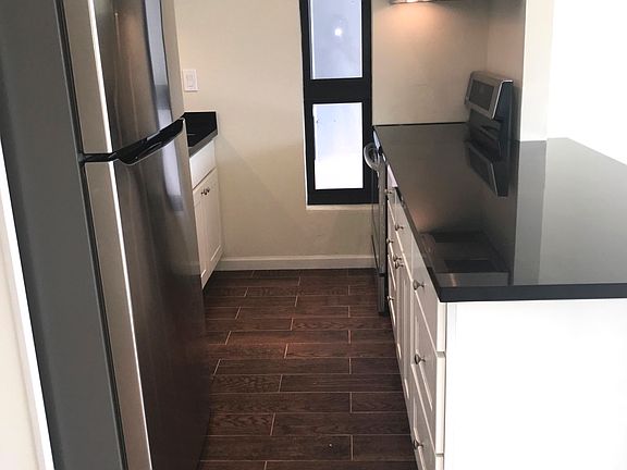 3rd image of 455 Vallejo St APT 102