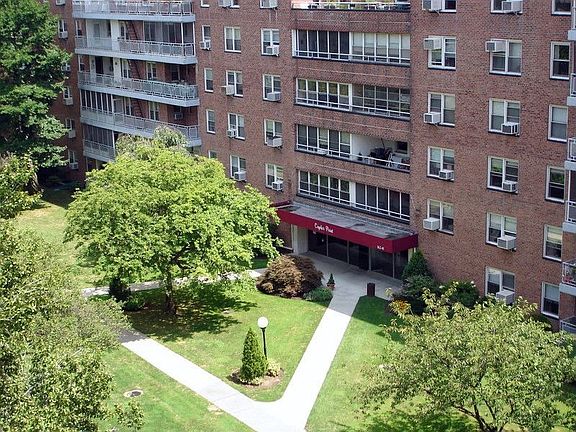 4th image of 16241 Powells Cove Blvd APT 6B
