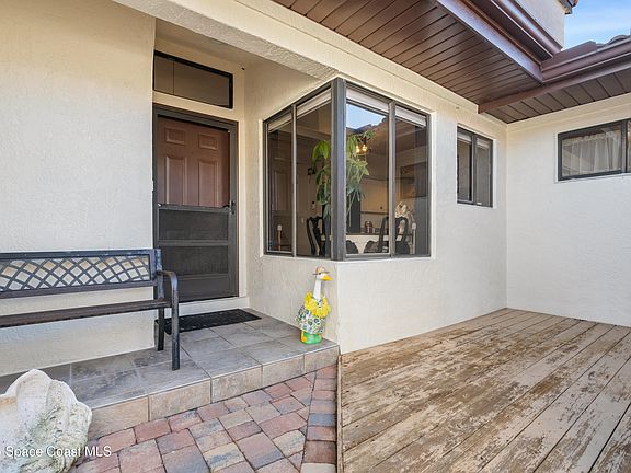 3rd image of 210 Parkside Pl #210