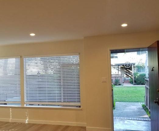 4th image of 1269 Hoover St #2