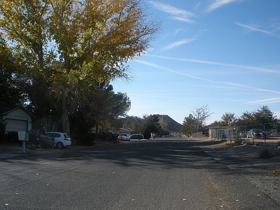 5th image of 17836 Highacres Ave