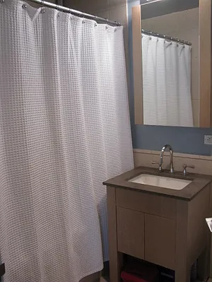 Sold by Andrea Cunning, Lreb | media 25