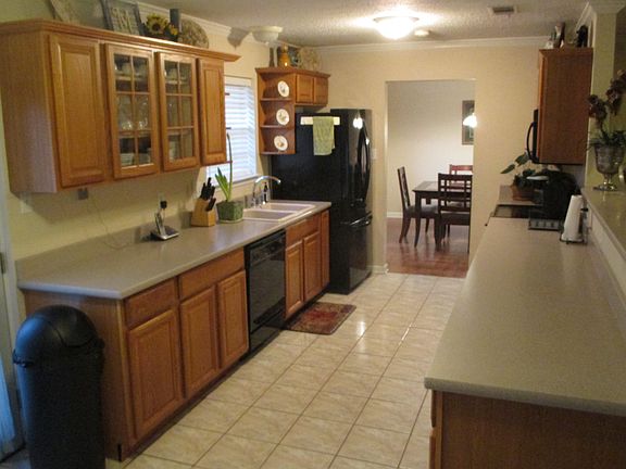 5th image of 209 Tallwood Dr