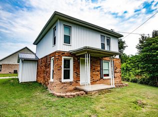 1833 W State Rte #60, Milton, WV 25541