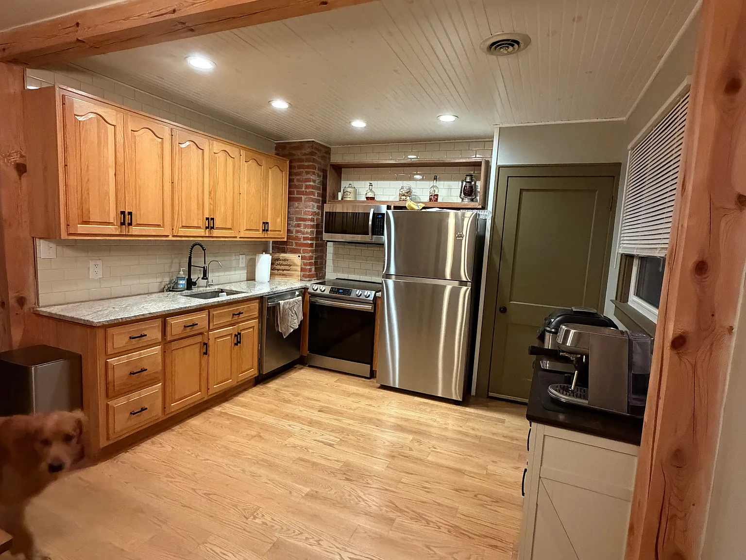 2 bed, 1000 sqft, $2,350 — Photo 2