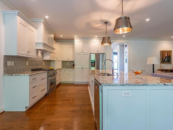 3rd image of 2257 E Gramercy Park Dr