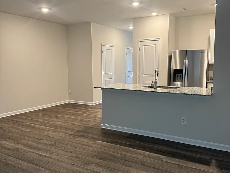 121 Tigney Dr — Photo 4