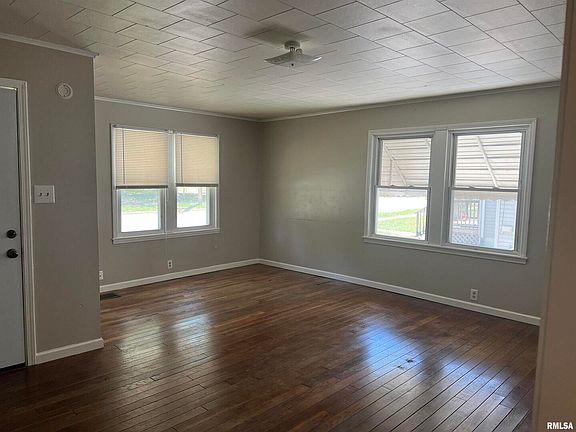 3rd image of 304 N Oakland Ave