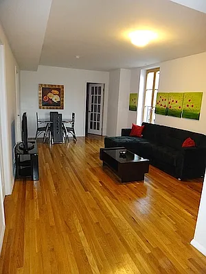 Rented by KVNY Soho | media 30