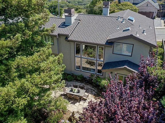 2nd image of 3923 Christian Dr