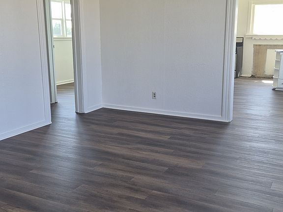 4th image of 10395 Avenue 384
