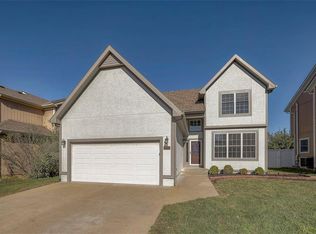710 Redbud Dr, Paola, KS 66071
