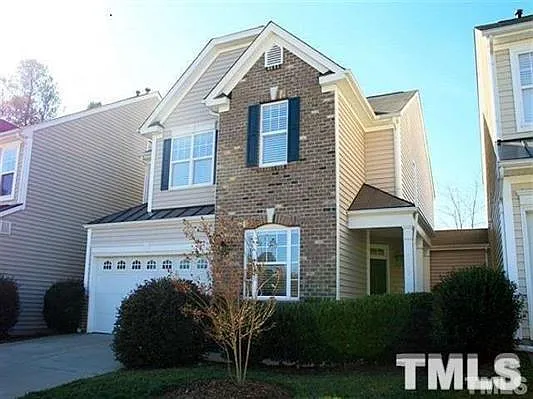 3 bed, 2.5 bath, 1977 sqft, $2,050 — Photo 1
