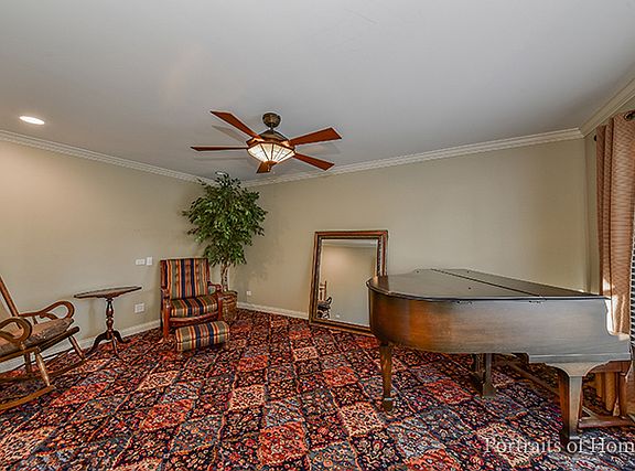 3rd image of 1617 Mirror Lake Dr