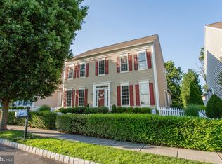 200 Pipers Inn Dr, Fountainville, PA 18923