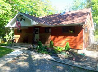 229 Wallenpaupack Dr, Greentown, PA 18426