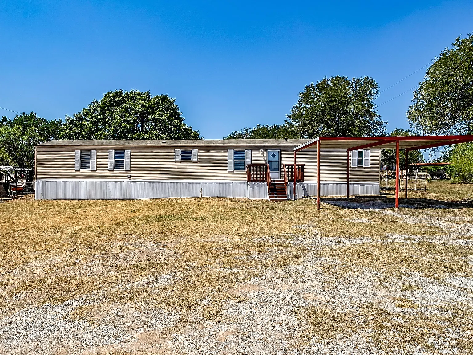 3 bed, 1216 sqft, $1,400 — Photo 1