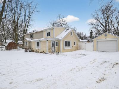 39 Pine Dr, Whitmore Lake, MI, 48189