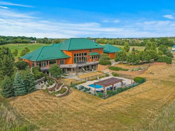 2269 Powder Hill ROAD, Hartford, WI 53027