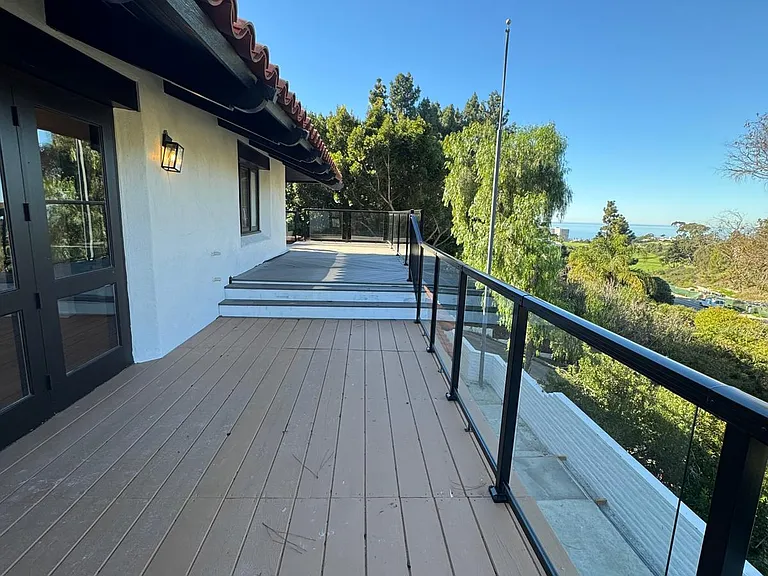 1565 Nautilus St #B — Photo 4