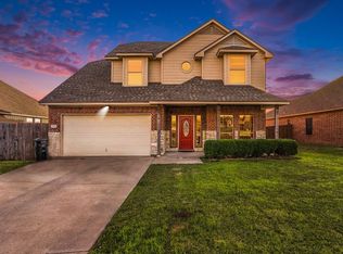 1725 Lakeway Dr, Cleburne, TX 76033