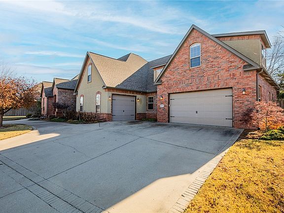 3rd image of 6904 Balmoral Dr