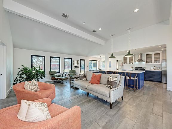 5th image of 255 Glasscock Rd