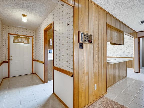 4th image of 5728 Acapulco Dr