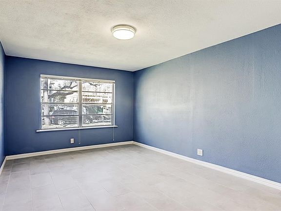 5th image of 4625 Holly St