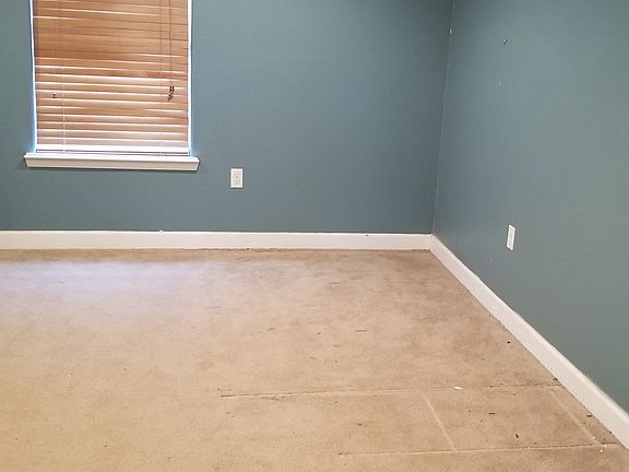 4th image of 2107 County Ave