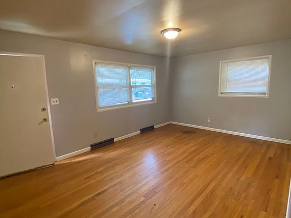 2nd image of 1221 Baron Ave