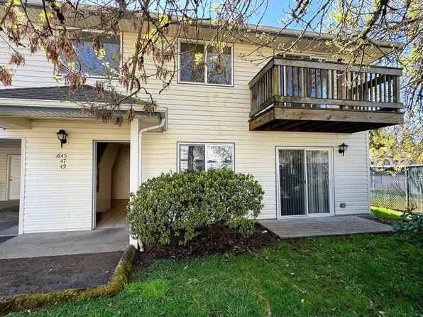 2 Bedroom Tri-plex in River Rd Neighborhood, 1645 River Rd, Eugene, OR 97404