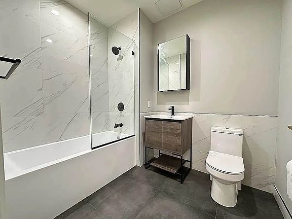 3rd image of 3333 Giles Pl APT 111