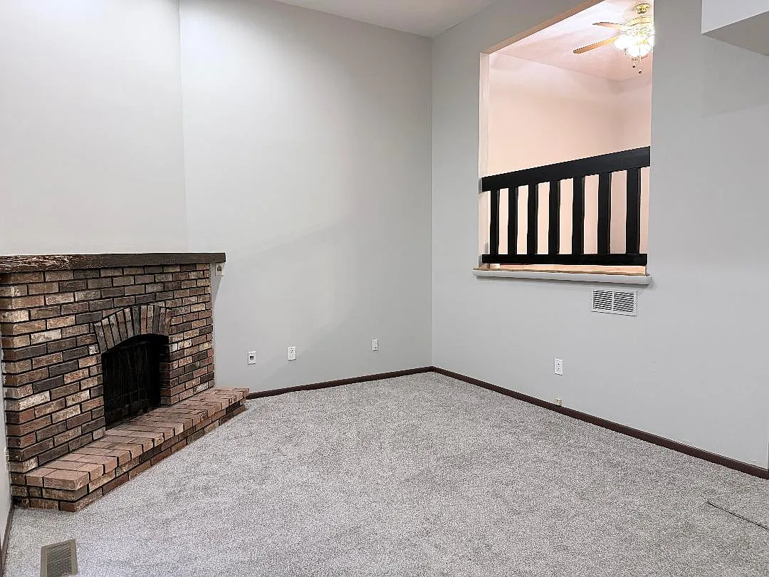 2 bed, 1.5 bath, 1296 sqft, $1,750 — Photo 4