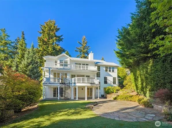 8975 NE 10th Street, Bellevue, WA 98004