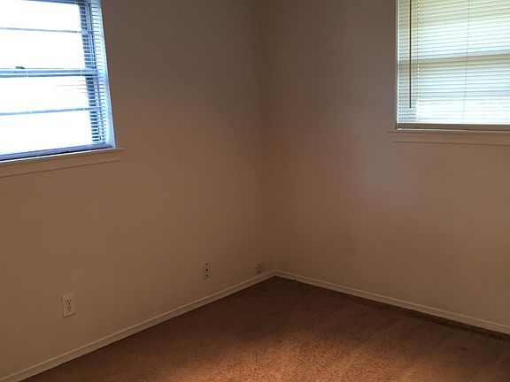 2nd image of 1505 Bowie St